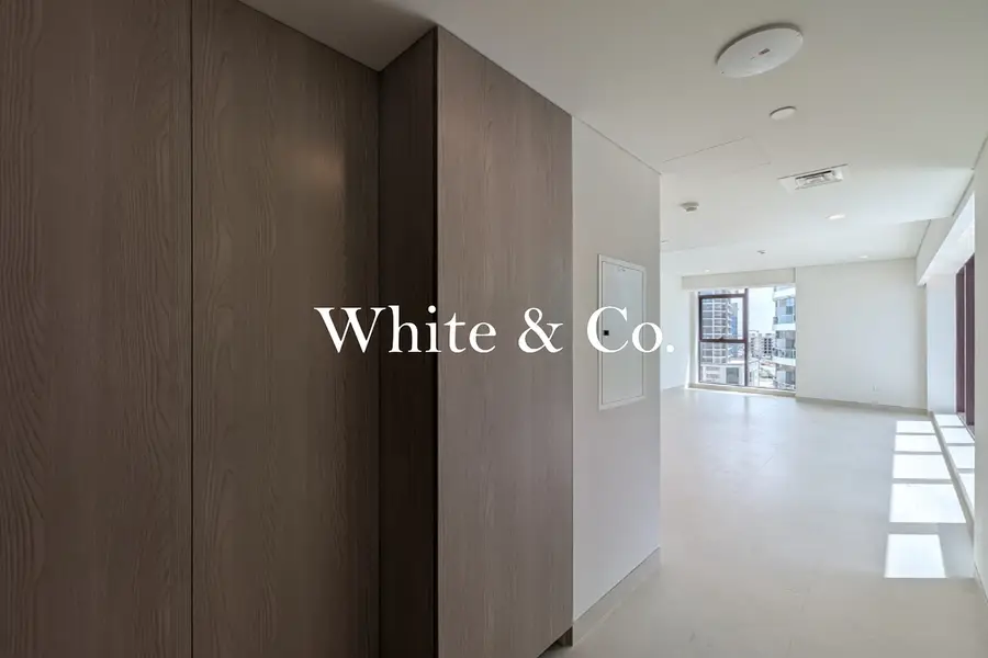 GOLF COURSE VIEWS | HIGH FLOOR | TENANTED