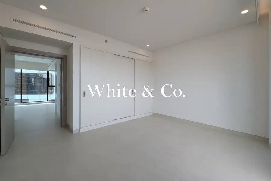 GOLF COURSE VIEWS | HIGH FLOOR | TENANTED
