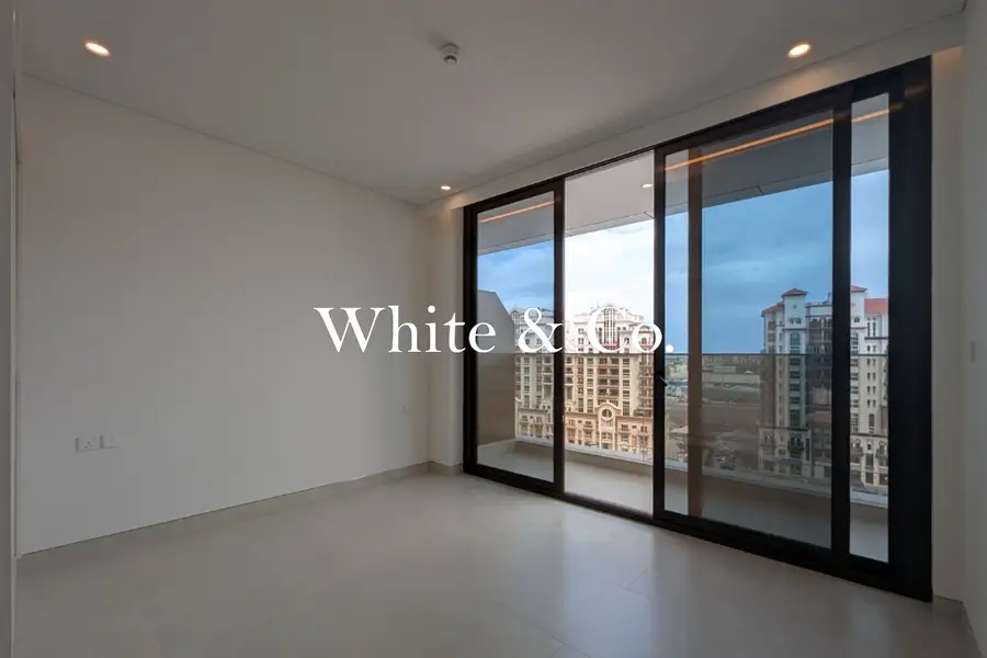 GOLF COURSE VIEWS | HIGH FLOOR | TENANTED