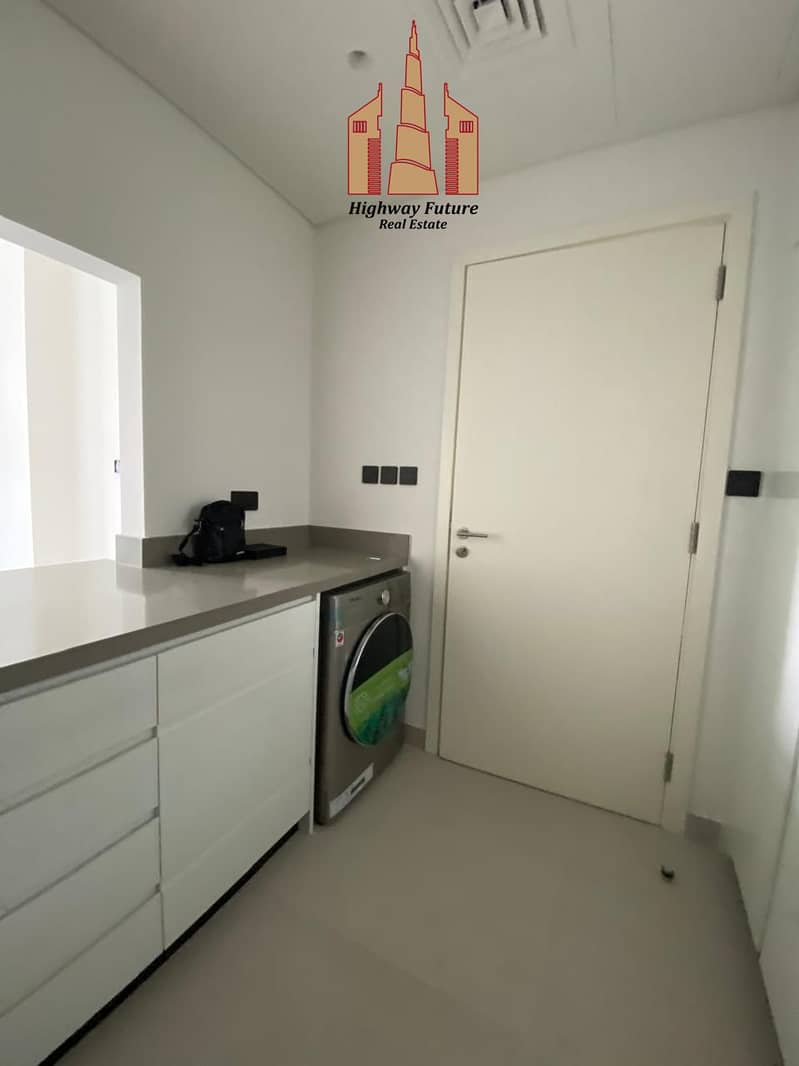18 15cd5cee-3b20-4afe-a299-ecd92a6bb030. jpg