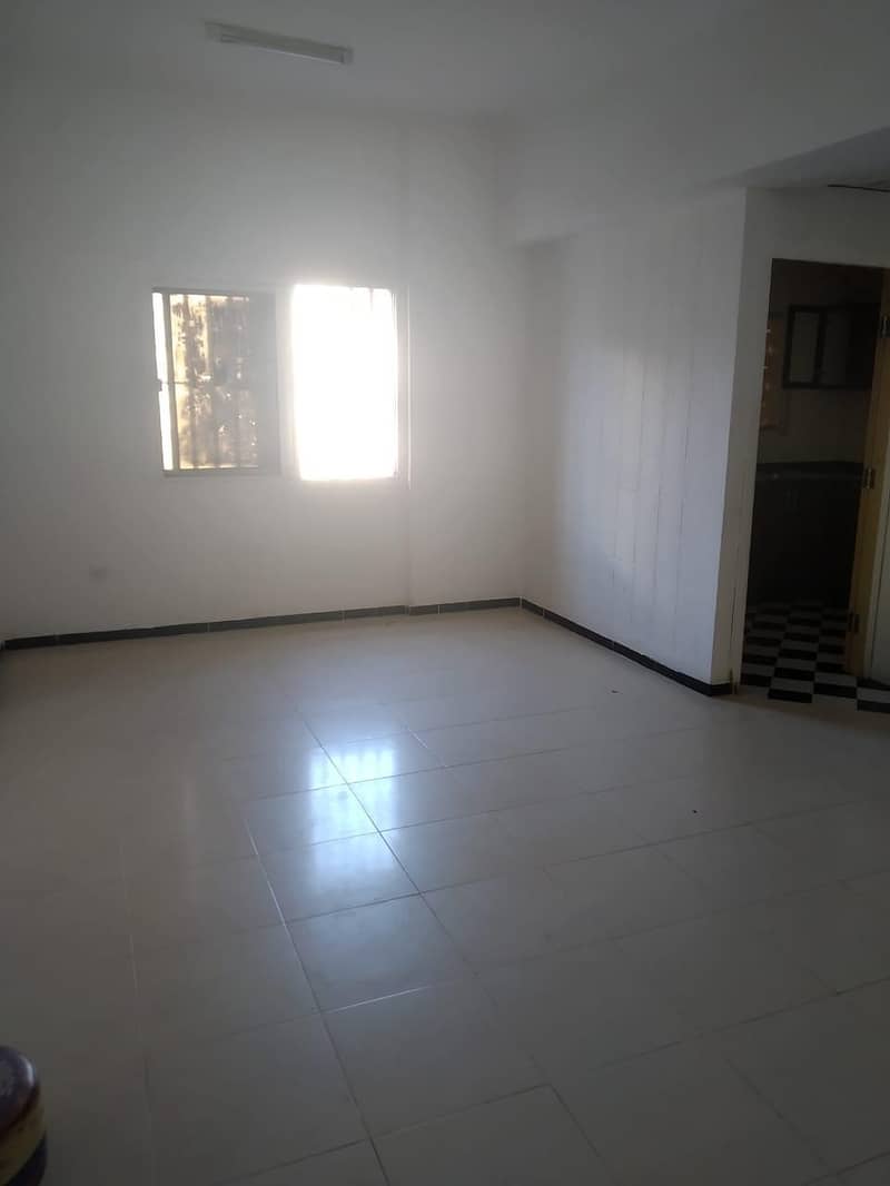 Deira Muraqqabat Vacant 2 bedroom with 2 bathroom good for shearing close to metro rent 55,000/ by 4 cheqs