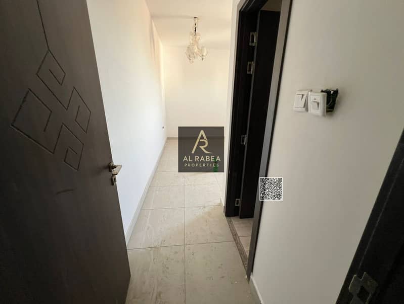 4 0d3fade7-957a-44fc-beb6-ec7a62bf5589. jpg