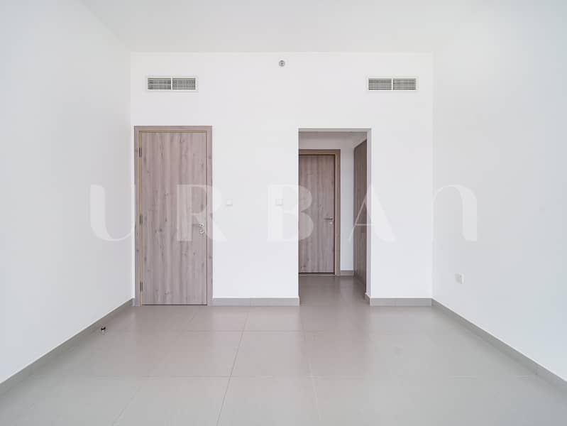 11 ADU00045. jpg