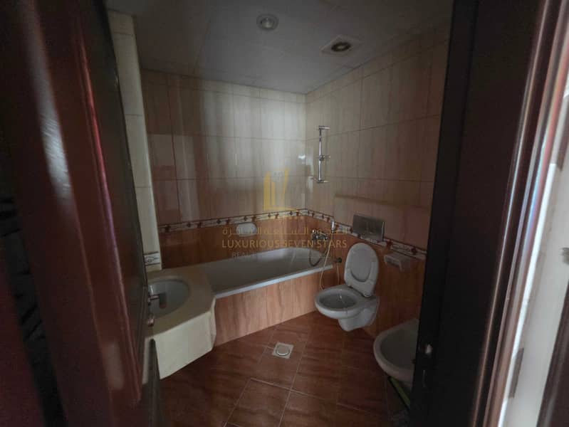 28 952706. jpg