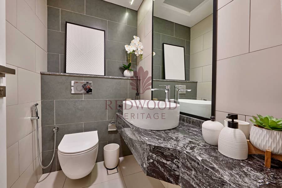 8 Washroom (1). jpg