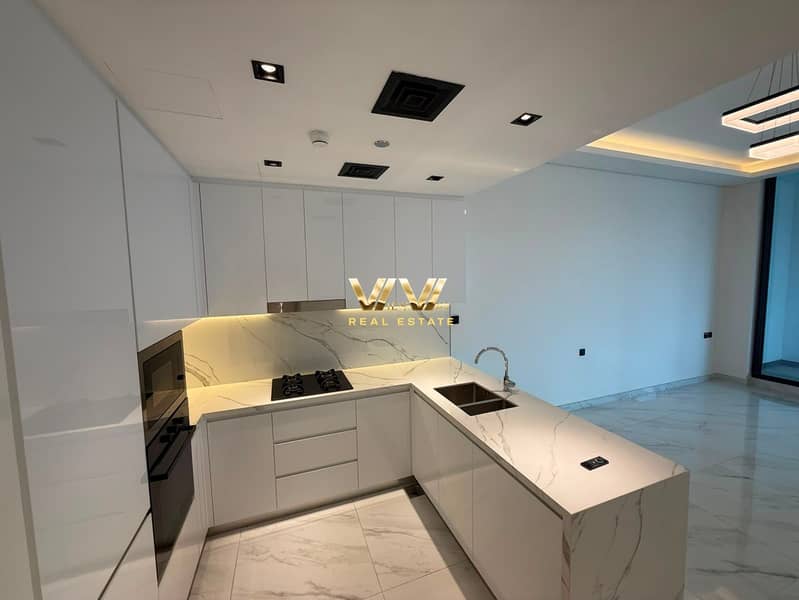 6 b474e759-0d24-4911-88b9-358fe3f983d0. jpg
