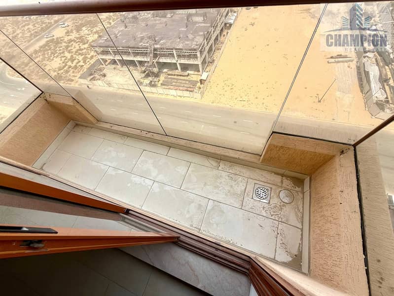 9 6240e624-bd9e-48b3-9c4a-f48d8c85c513. jpg