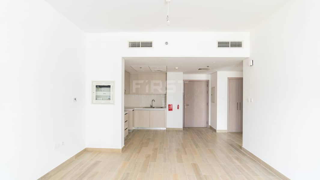 5 1BR Apt Watersedge Yas Island Abu Dhbai UAE (3). jpg