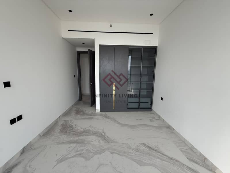 Pool View | High Floor | 3 Bedroom | Park View - Image 7