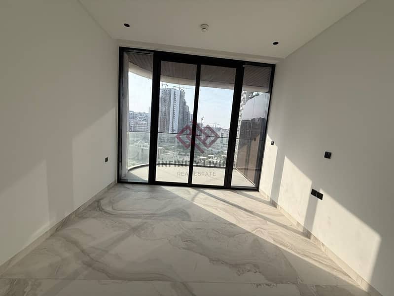 Pool View | High Floor | 3 Bedroom | Park View - Image 11