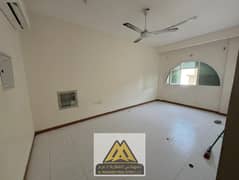 بناية عائلية | باركن متوفر| غرفة ماستر| مطبخ مغلق | تكييف سبليت | صيانة كاملة على المالك | موقع حيوي | قريب من جميع الخدمات | سهولة الوصول