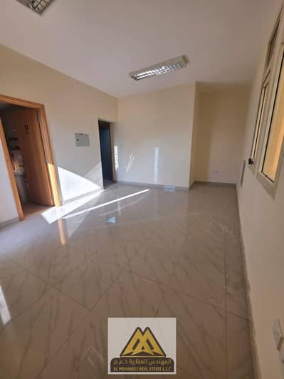 Office te Huur in Al Jurf, Ajman - WhatsApp Image 2026-06-20 at 17.51. 46. jpeg Office te Huur in Al Jurf, Ajman - WhatsApp Image 2026-06-20 at 17.51. 46. jpeg