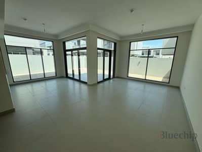 Villa de 4 chambres à à vendre à Dubai South, Dubai - WhatsApp Image 2025-04-24 at 11.30. 19_164b36bb. jpg