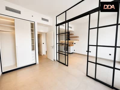 شقة 1 غرفة نوم للايجار في دبي هيلز استيت، دبي - socio-tower-b-glass-partition-bedroom-view-05. png شقة 1 غرفة نوم للايجار في دبي هيلز استيت، دبي - socio-tower-b-glass-partition-bedroom-view-05. png