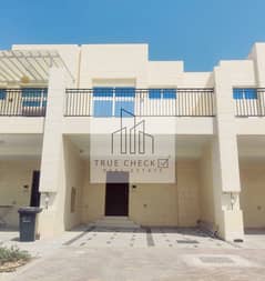MIDDLE UNIT | 3 BEDROOMS| UNFURNISHED | PRIME LOCATION