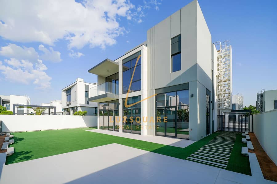 Vacant I Large Type | Upstairs Living | Landscaped Vacant I Large Type | Upstairs Living | Landscaped