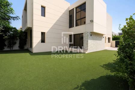 4 Bedroom Villa for Sale in DAMAC Hills, Dubai - Largest Plot | Park and Pool Access | Tenanted