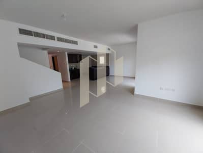 3 habitaciones Villa para en Alquiler en Al Reef, Abu Dhabi - 9d06c276-3dc7-4cfe-8b6b-78e8baaa11c5. jpeg 3 habitaciones Villa para en Alquiler en Al Reef, Abu Dhabi - 9d06c276-3dc7-4cfe-8b6b-78e8baaa11c5. jpeg