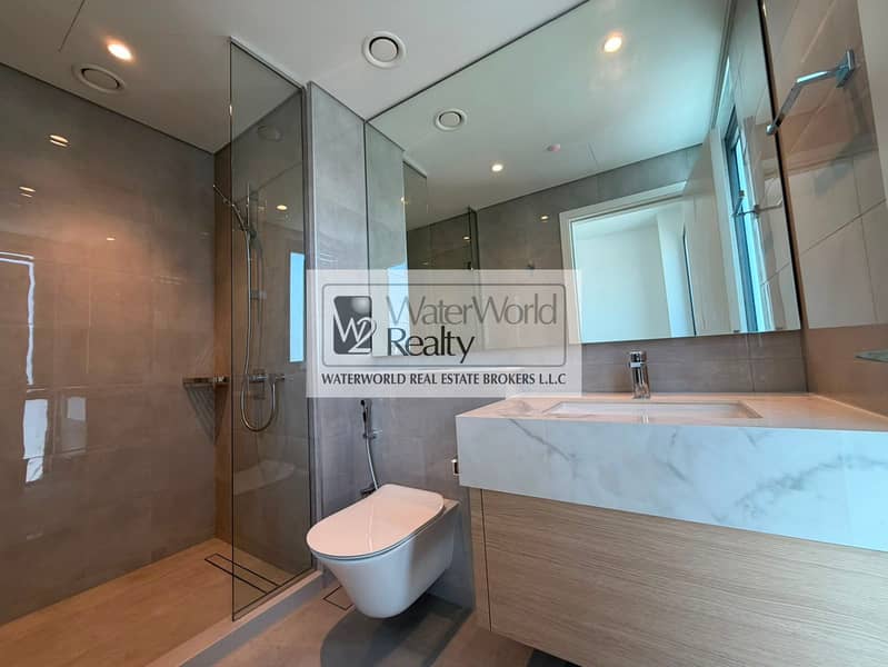 12 washroom (2). jpg