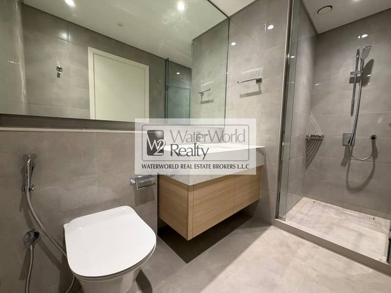 14 washroom (3). jpg