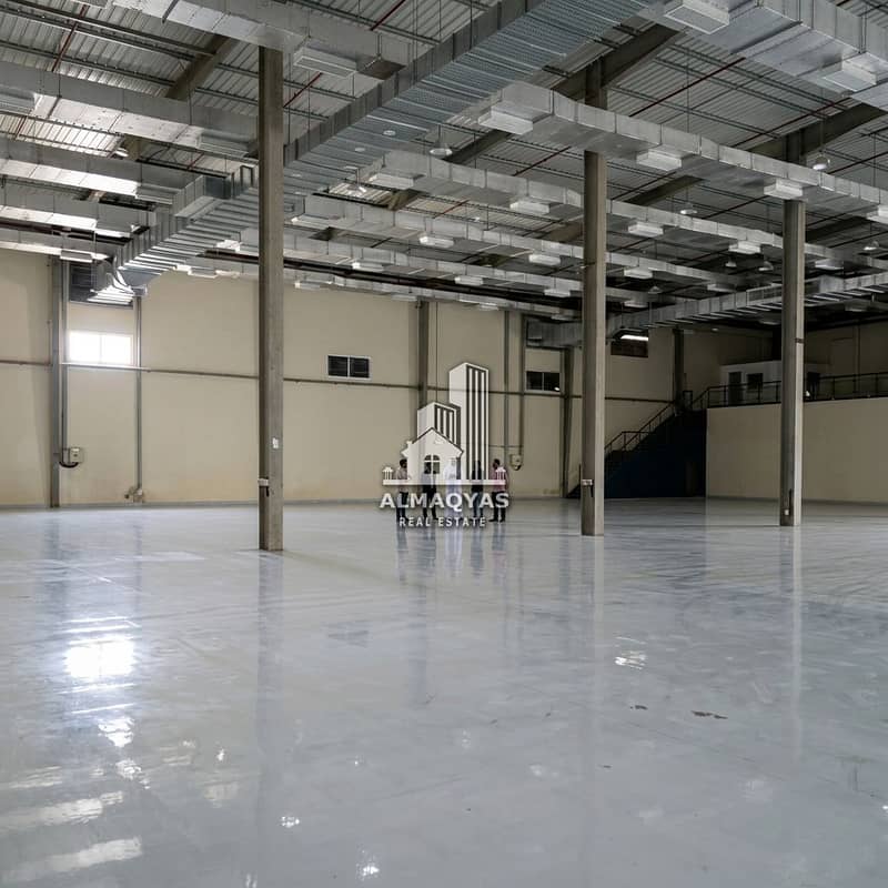 4 Showroom04-Sud. jpg