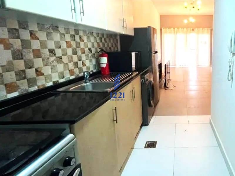 7 sandhurt kitchen. jpg