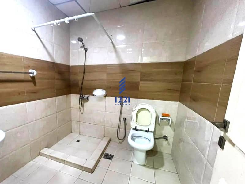 8 Sandhurt toilet. jpg