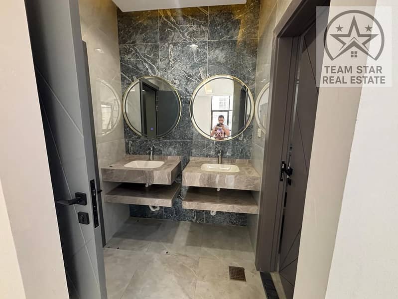 14 08a7866d-3aa5-4eb5-88d1-f81155fda2a1. jpg