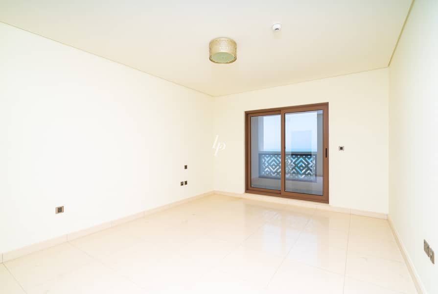 Huge 2-BR Apartment |Sea View at Balqis Residence|
