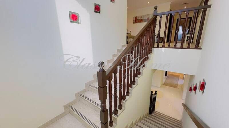8 Upstairs 1. jpg