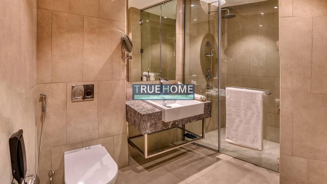 5 Bathroom. jpeg