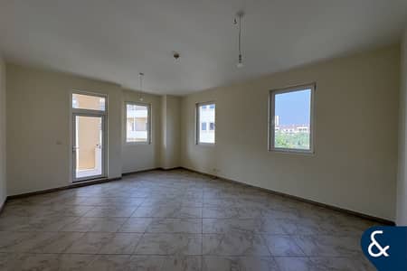 3 Bedroom Apartment for Rent in Motor City, Dubai - Spacious 3 Bed + Maids| Pool Backing |Vacant