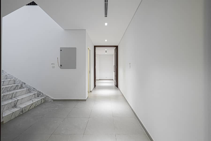 6 Image 0