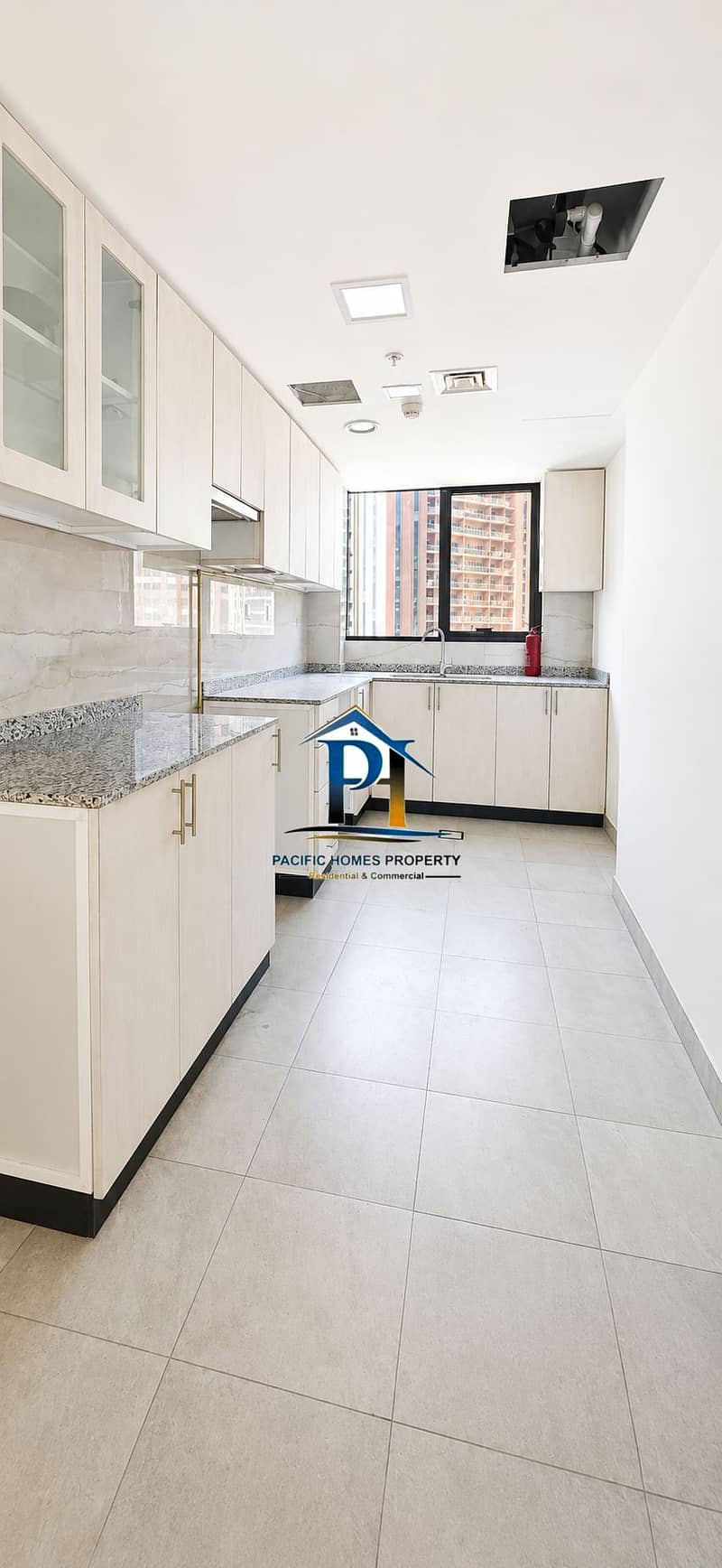 4 1000849442. png