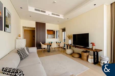 1 Bedroom Apartment for Sale in Downtown Dubai, Dubai - High Floor | Great Value | Close to Mall