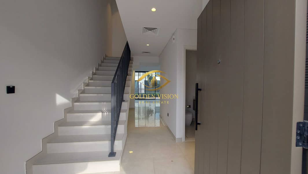3 3 bdr entrance Falcon. jpg