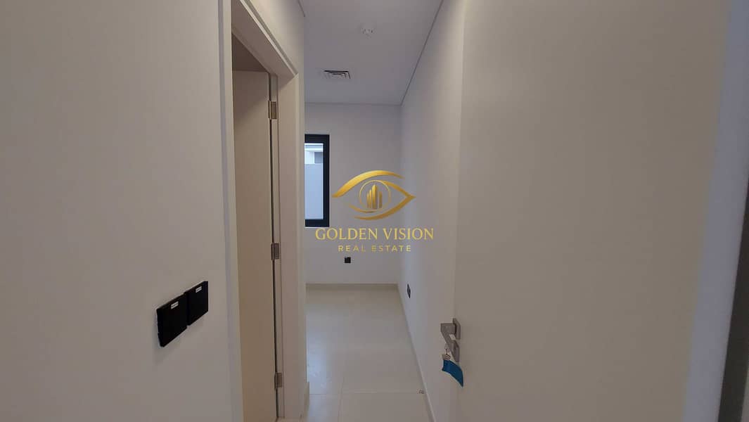 10 Falcon 3 bdr maid room entrance. jpg