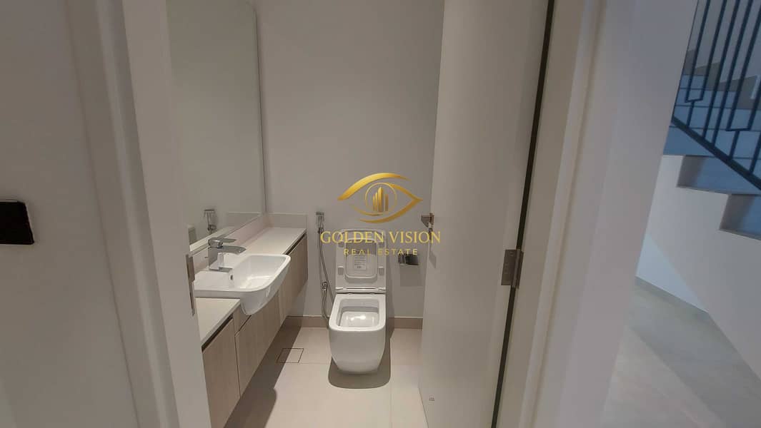 11 Falcon 3 bdr downstairs bathroom. jpg