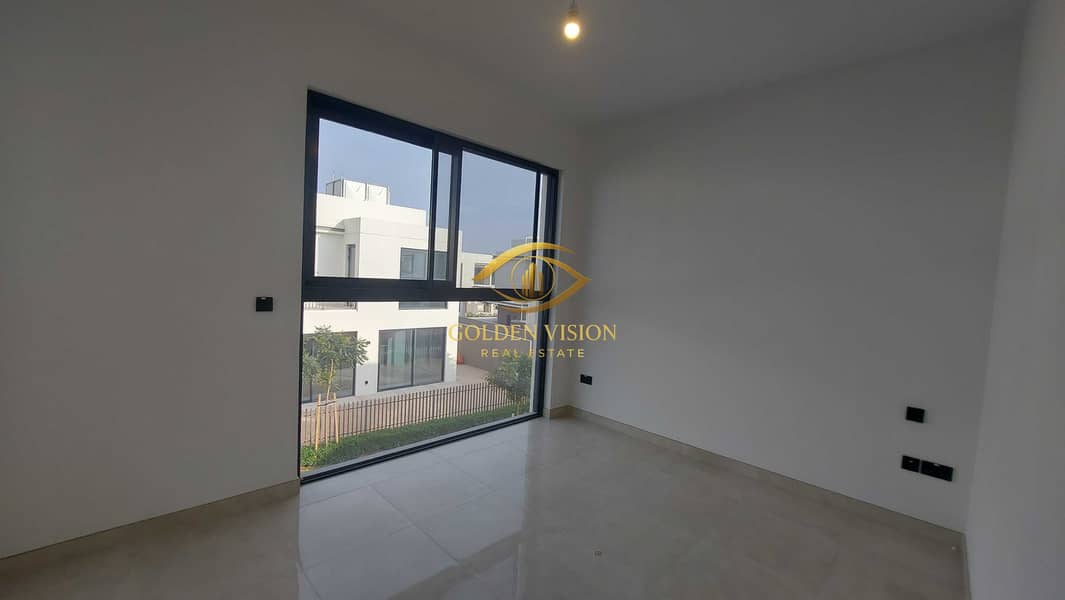 17 Falcon 3 bdr Room 1. jpg