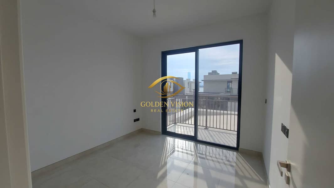 18 Falcon 3 bdr room 2. jpg