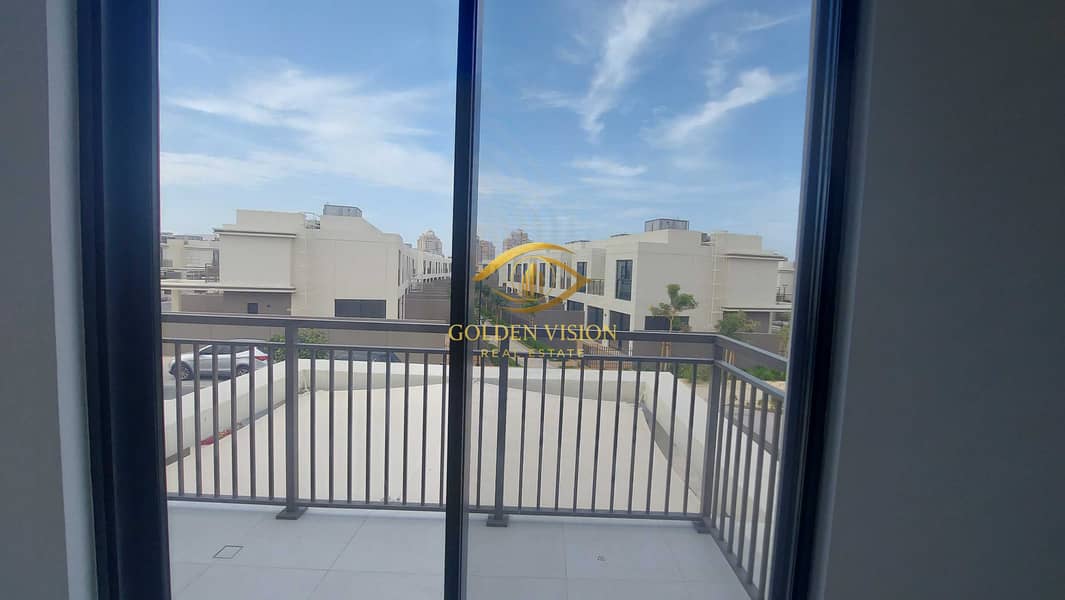 19 Falcon 3 bdr room 2 balcony. jpg