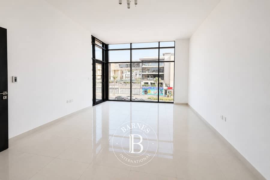 Well Maintained | Negotiable | Vacant | Huge Well Maintained | Negotiable | Vacant | Huge