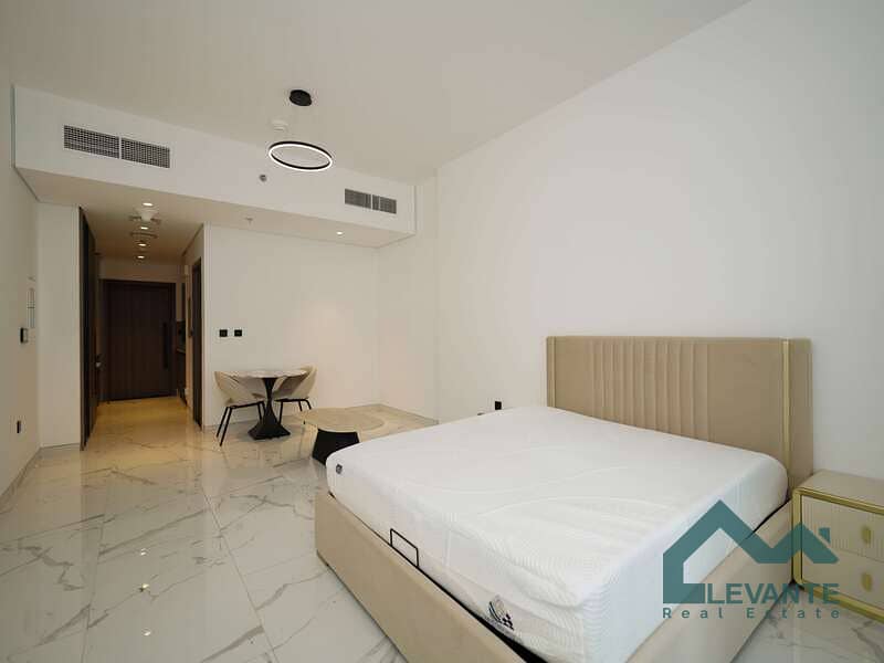 8 Fully Furnished | Stylish Decor | New Building