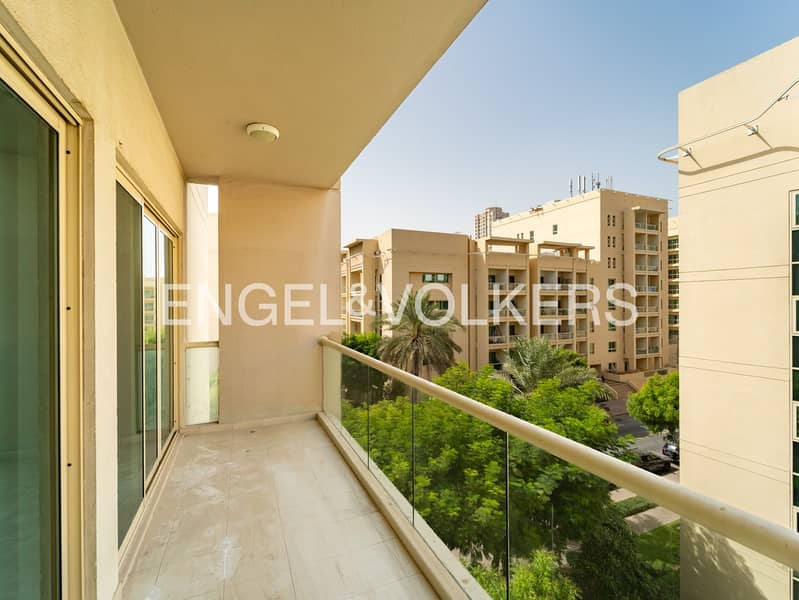 Well-Maintained Unit with Community View Well-Maintained Unit with Community View