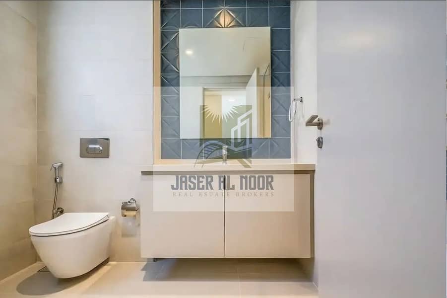 15 toilet. jpg