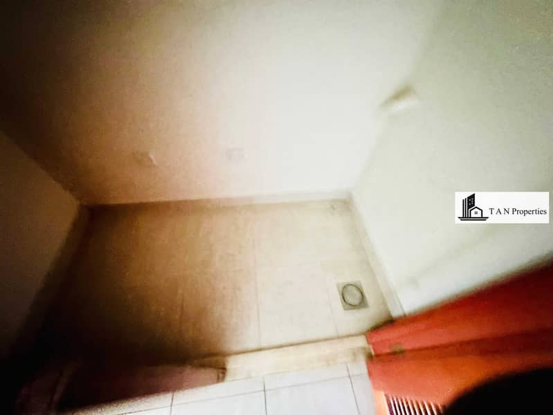 12 1000438860. jpg