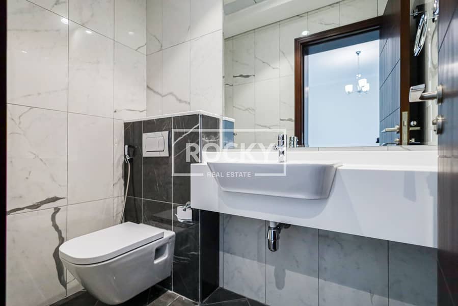10 ART 18 - washroom (2). jpg