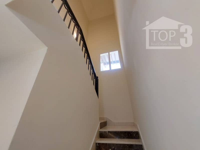 6 stairs to upper rooms. jpeg