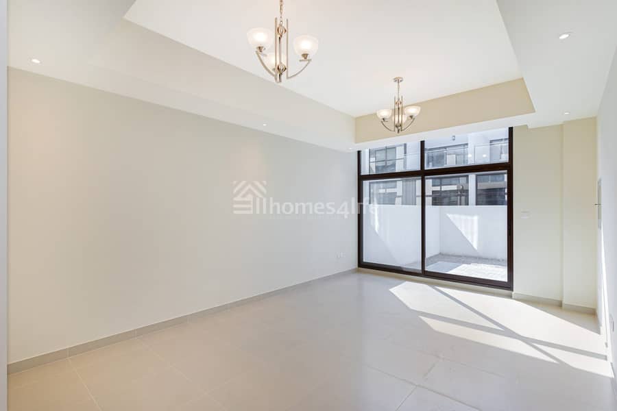 Close to 2 Parks | Vacant | Back To Back Close to 2 Parks | Vacant | Back To Back