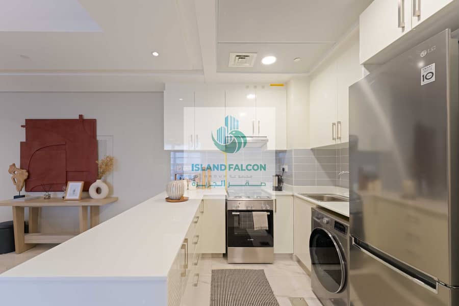 16 Leaf Tower-3BR-Primary-13. JPG